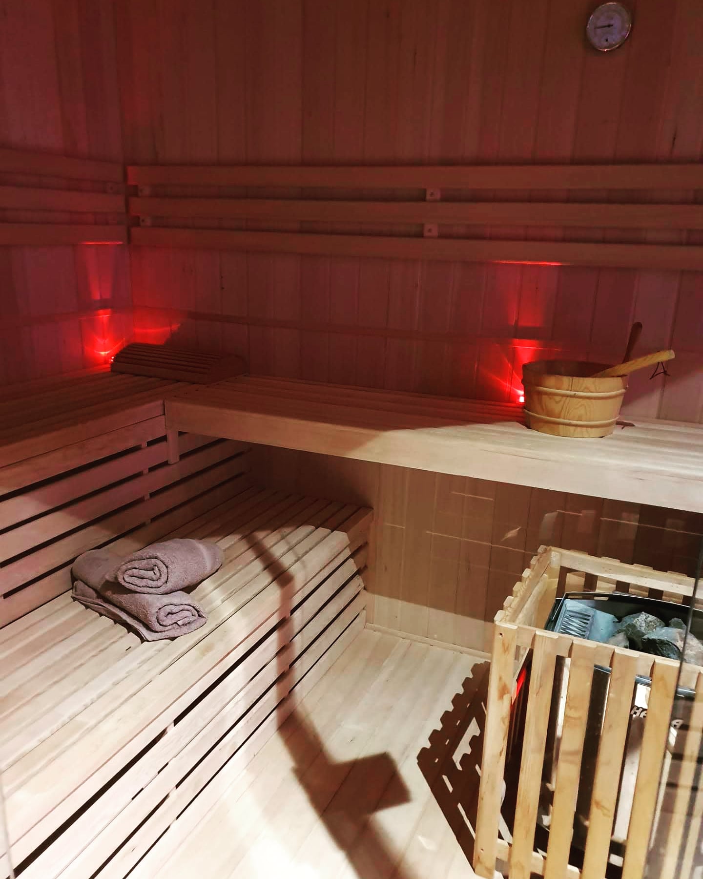 https://fyxheopqrpkpcjskstej.supabase.co/storage/v1/object/public/shop_gallery/113/wellness-sauna-2.jpg